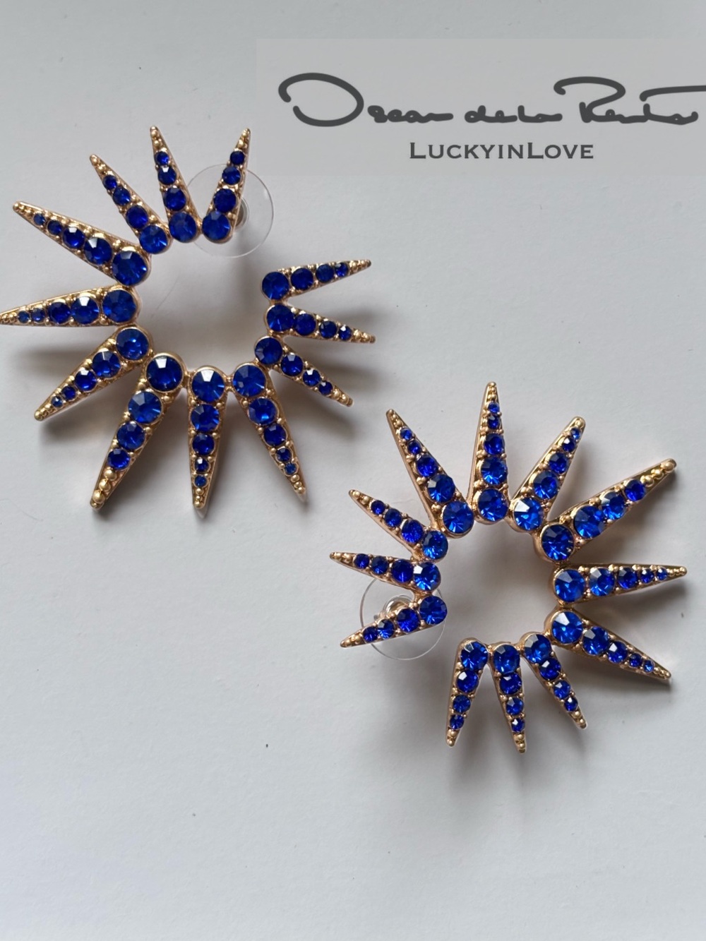 Oscar De La Renta Sea Urchin
Hoop Blue Crystal Gold Earrings